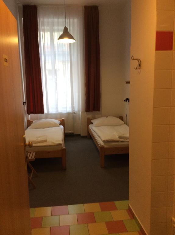 Travellers Hostel Praha エクステリア 写真